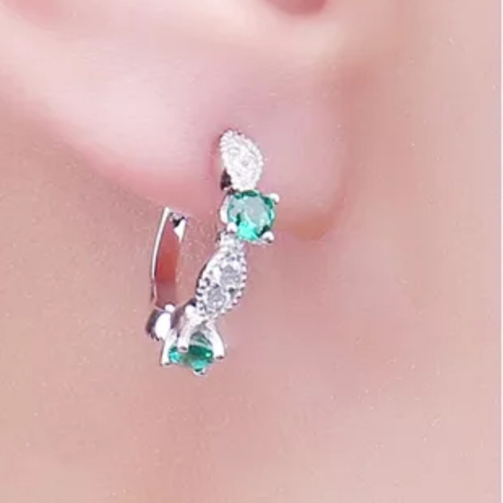 Emerald  Solid 925 sterling. PTICR DROPPED